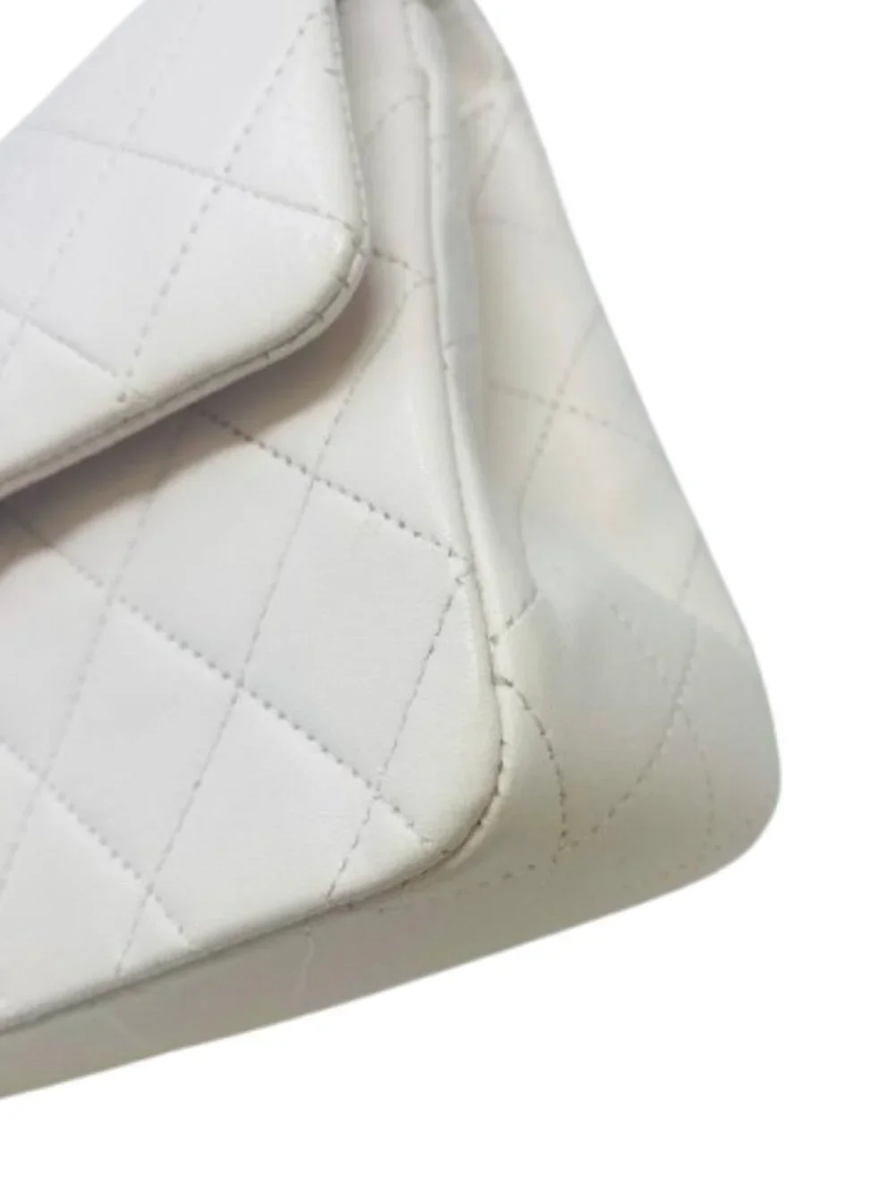 White Chanel Flap Bag Small Classic Flap White Lambskin Gold Hardware Vintage - Picture 9 of 15